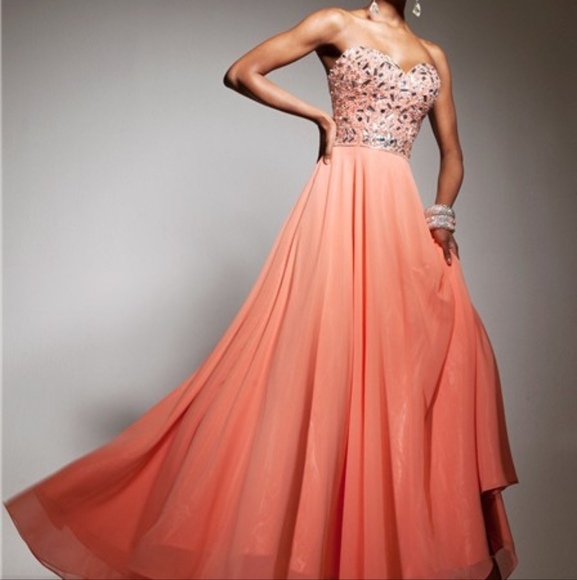 Tony Bowls Dresses & Skirts - Tony Bowls Le Gala dress - coral size 12